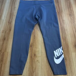 🌴 NWT - Nike plus size medium purple color workout leggings Size XXL